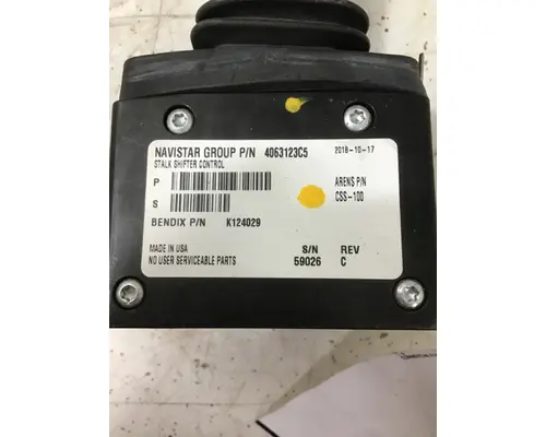 INTERNATIONAL LT625 Shift Levers