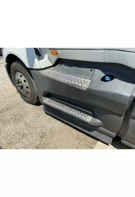 INTERNATIONAL LT625 Side Extender