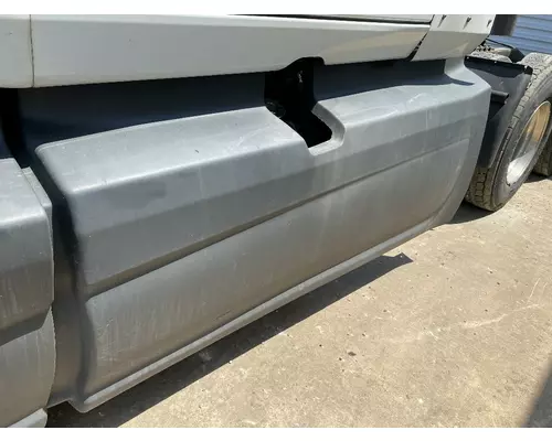 INTERNATIONAL LT625 Side Extender