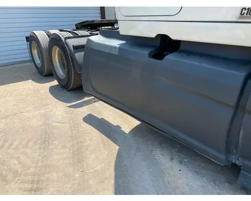 INTERNATIONAL LT625 Side Extender