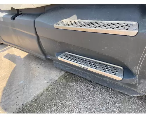 INTERNATIONAL LT625 Side Extender
