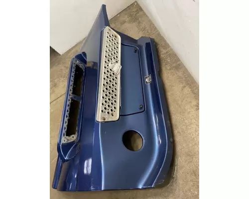 INTERNATIONAL LT625 Side Fairing