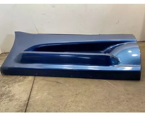 INTERNATIONAL LT625 Side Fairing