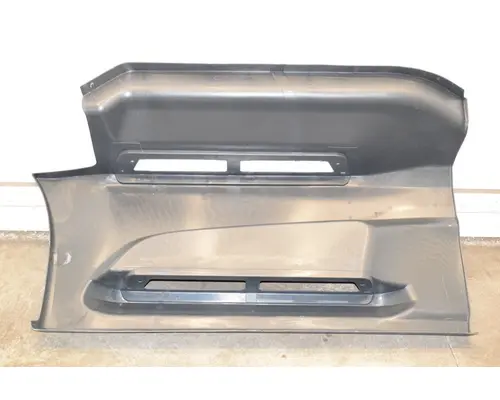 INTERNATIONAL LT625 Side Fairing