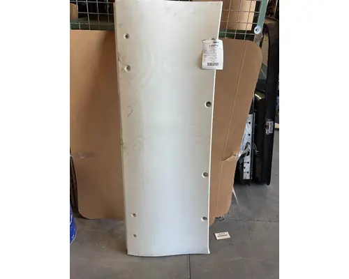 INTERNATIONAL LT625 Side Fairing