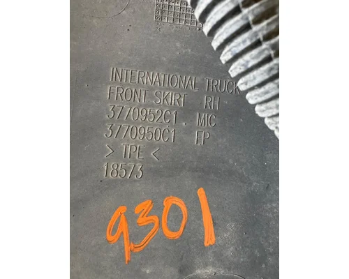 INTERNATIONAL LT625 Side Fairing
