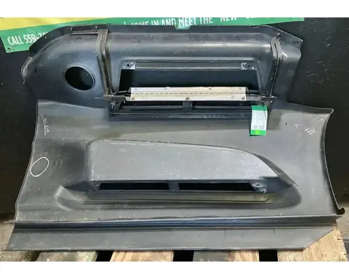 INTERNATIONAL LT625 Side Fairing