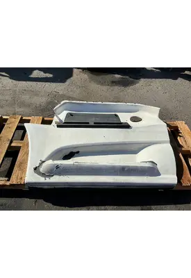 INTERNATIONAL LT625 Side Fairing