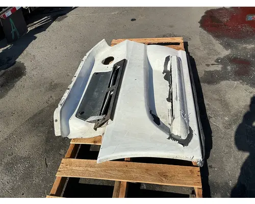 INTERNATIONAL LT625 Side Fairing