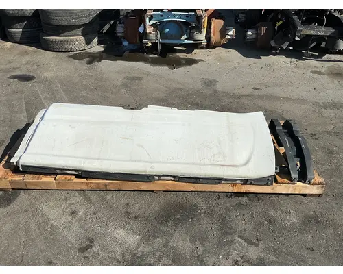 INTERNATIONAL LT625 Side Fairing