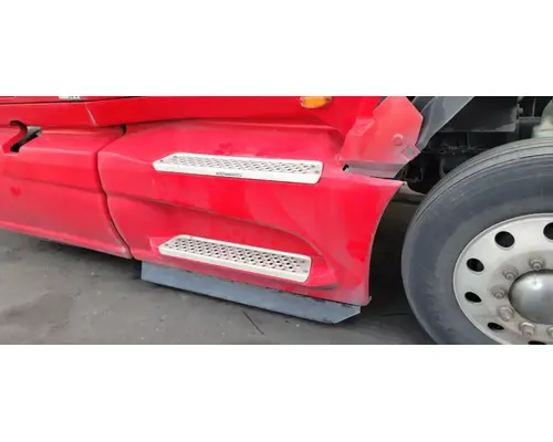 INTERNATIONAL LT625 Side Fairing
