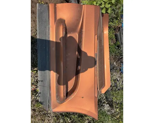 INTERNATIONAL LT625 Side Fairing