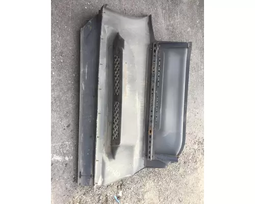 INTERNATIONAL LT625 Skirt