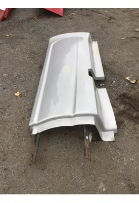 INTERNATIONAL LT625 Skirt