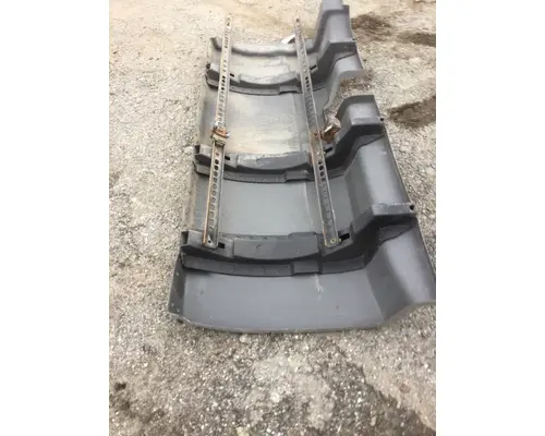 INTERNATIONAL LT625 Skirt