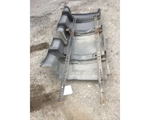 INTERNATIONAL LT625 Skirt