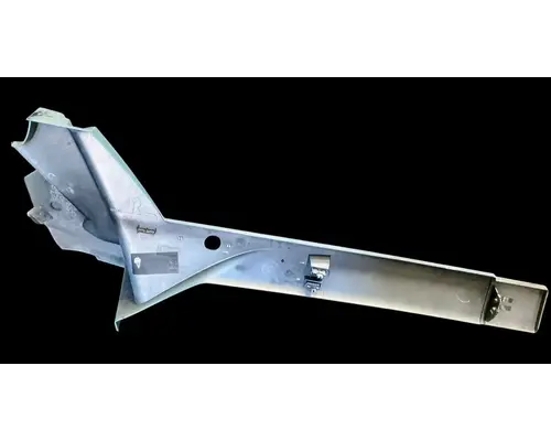 INTERNATIONAL LT625 Skirt