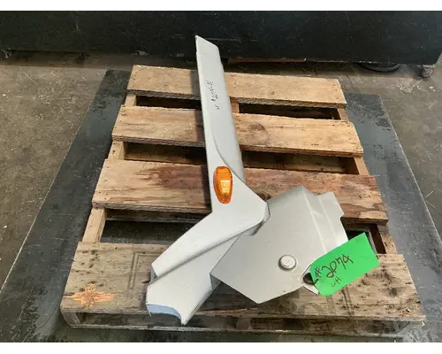 INTERNATIONAL LT625 Skirt