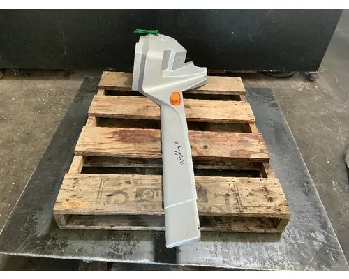 INTERNATIONAL LT625 Skirt