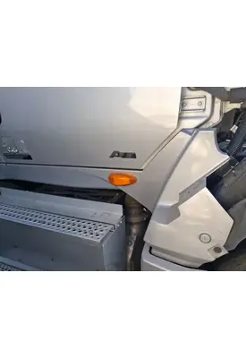 INTERNATIONAL LT625 Skirt