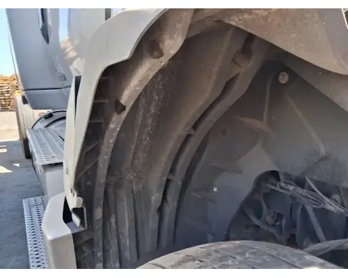 INTERNATIONAL LT625 Skirt