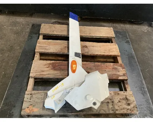 INTERNATIONAL LT625 Skirt