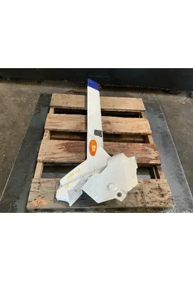 INTERNATIONAL LT625 Skirt