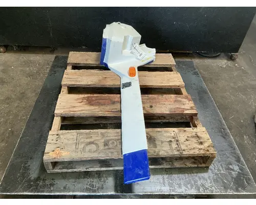 INTERNATIONAL LT625 Skirt