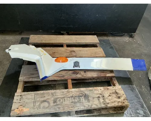 INTERNATIONAL LT625 Skirt