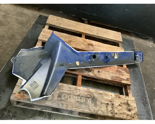 INTERNATIONAL LT625 Skirt