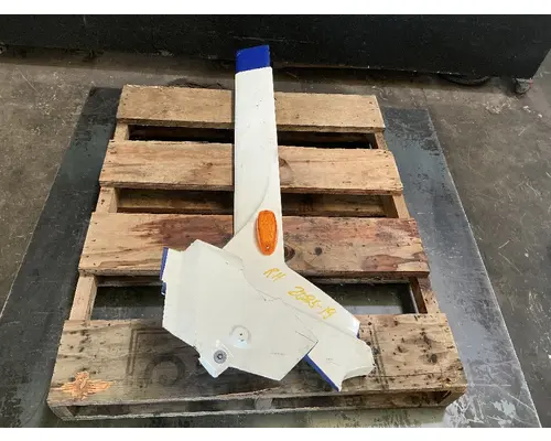 INTERNATIONAL LT625 Skirt