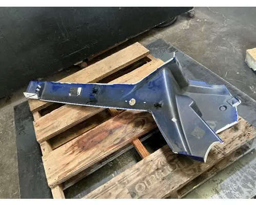 INTERNATIONAL LT625 Skirt