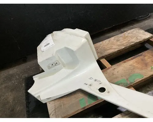 INTERNATIONAL LT625 Skirt