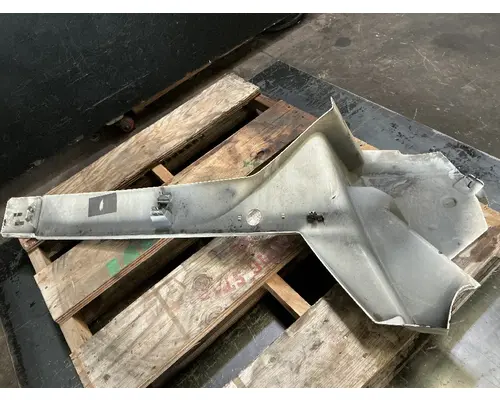 INTERNATIONAL LT625 Skirt