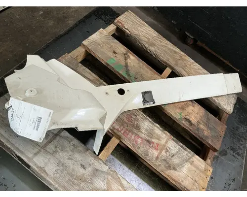 INTERNATIONAL LT625 Skirt