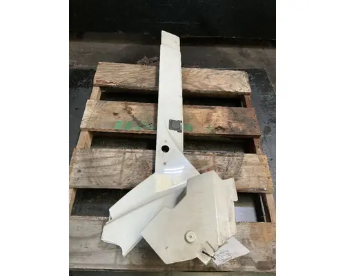 INTERNATIONAL LT625 Skirt