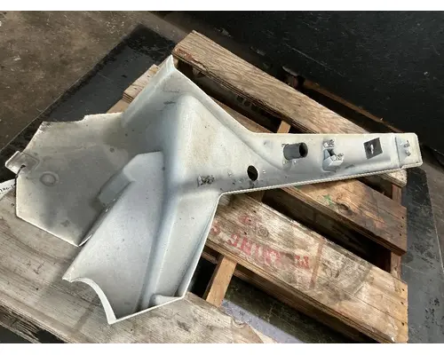 INTERNATIONAL LT625 Skirt