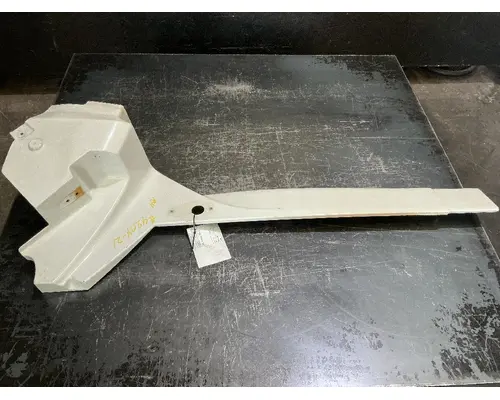 INTERNATIONAL LT625 Skirt