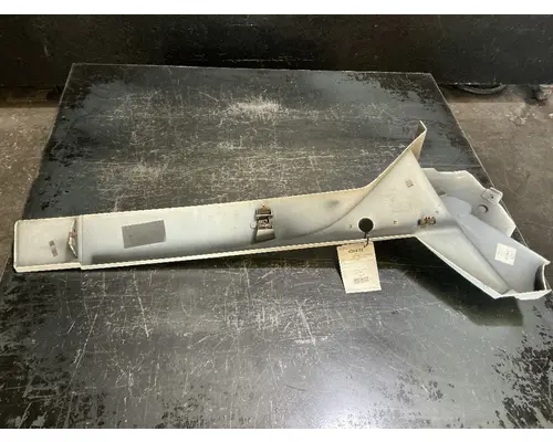 INTERNATIONAL LT625 Skirt