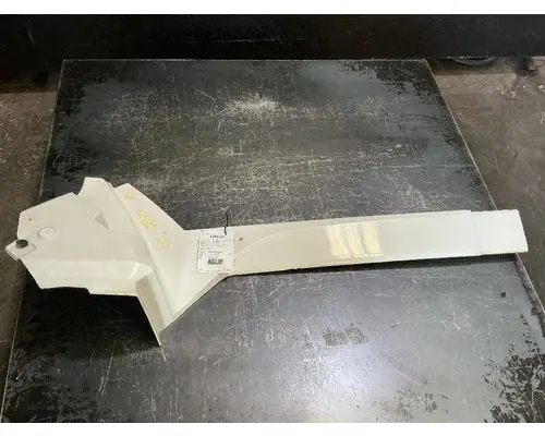 INTERNATIONAL LT625 Skirt