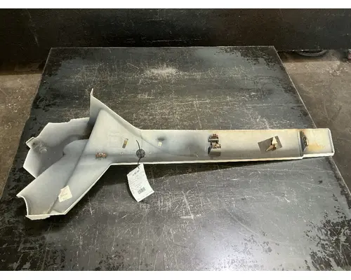 INTERNATIONAL LT625 Skirt