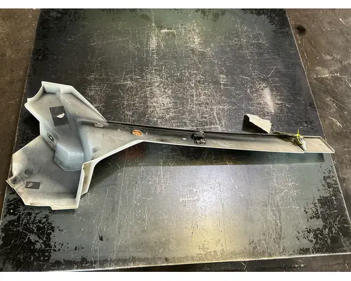 INTERNATIONAL LT625 Skirt