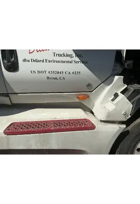 INTERNATIONAL LT625 Skirt