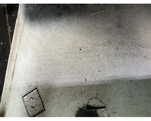 INTERNATIONAL LT625 Skirt