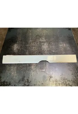 INTERNATIONAL LT625 Skirt