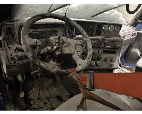 INTERNATIONAL LT625 Sleeper Fairing