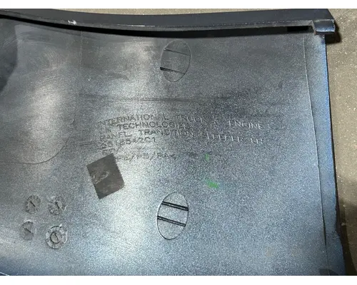 INTERNATIONAL LT625 Sleeper Fairing