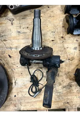 INTERNATIONAL LT625 Spindle / Knuckle, Front