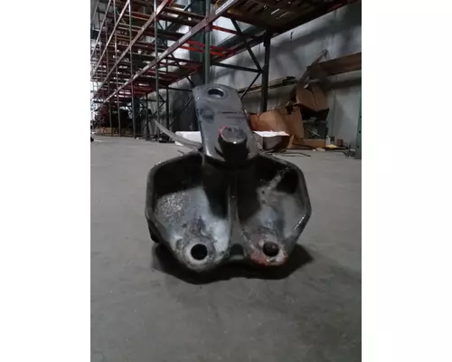 INTERNATIONAL LT625 Spring Hanger