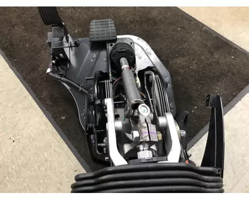 INTERNATIONAL LT625 Steering Column
